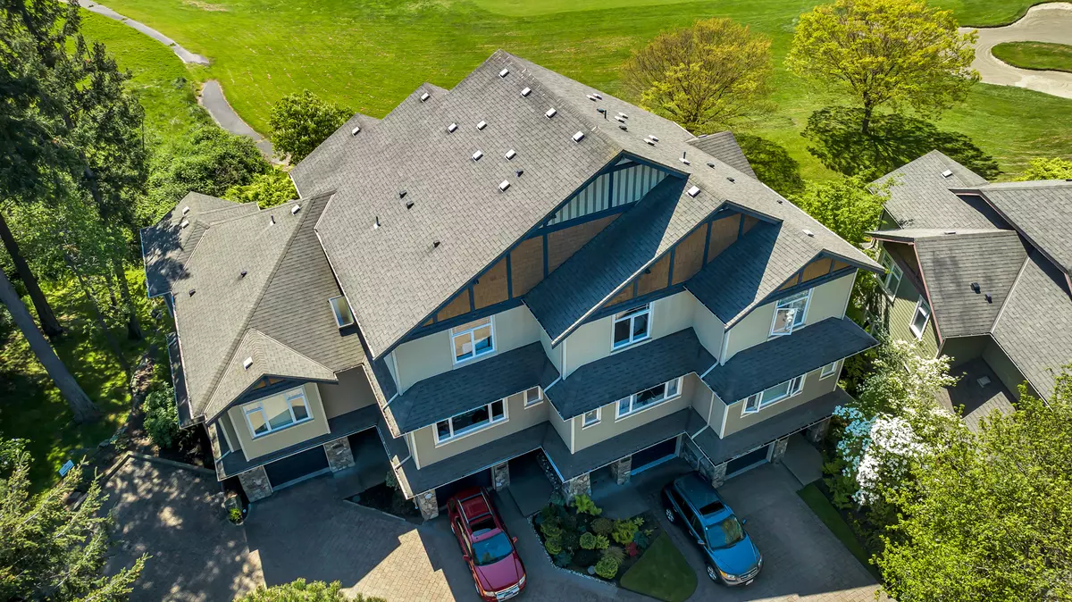 Esquimalt, BC V9A 7R1,1115 Craigflower Rd #4