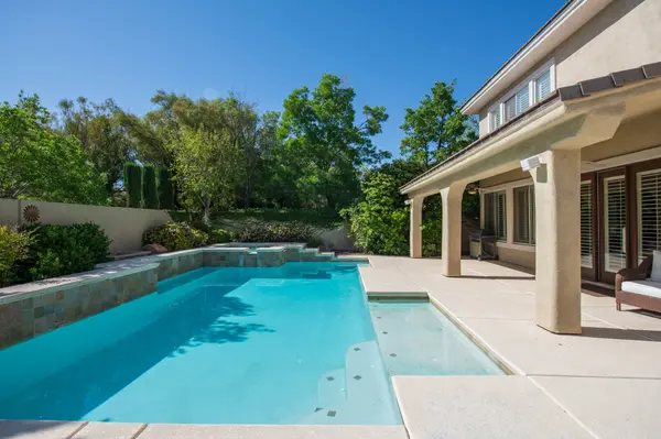108 N Ring Dove Dr, Las Vegas, NV 89144