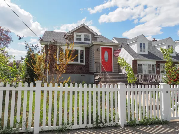 Staten Island, NY 10314,62 Raymond Ave