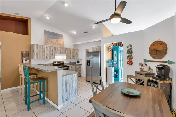 Cape Coral, FL 33990,720 SE 9th Pl