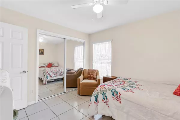 Cape Coral, FL 33990,720 SE 9th Pl