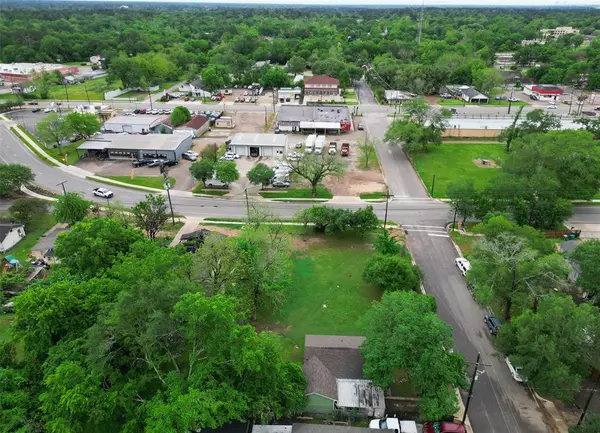 Conroe, TX 77301,406 E Phillips St