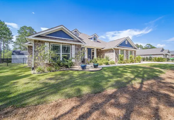 2454 Cove Rd, Navarre, FL 32566