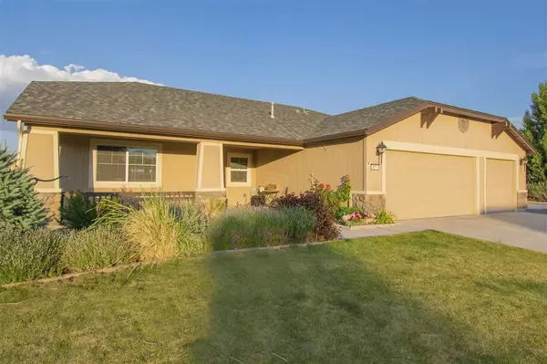 811 Welle St, Dayton, NV 89403