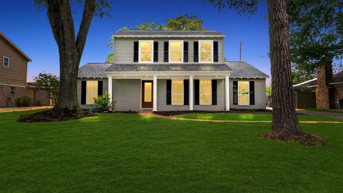 13931 Charlynn Oaks Dr, Houston, TX 77070