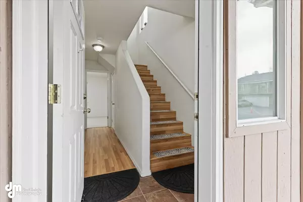 Anchorage, AK 99503,4884 Barrington Loop