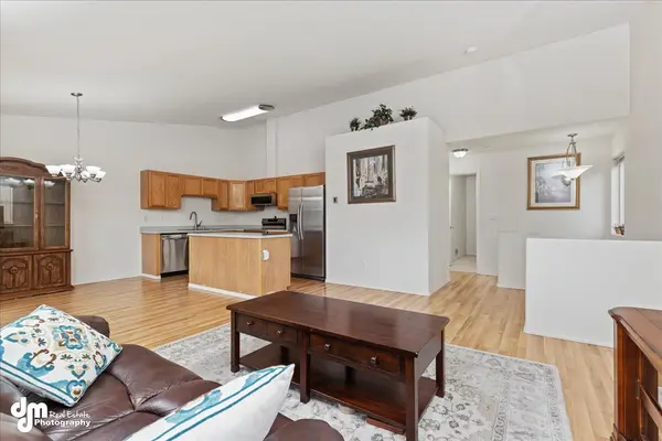 4884 Barrington Loop, Anchorage, AK 99503