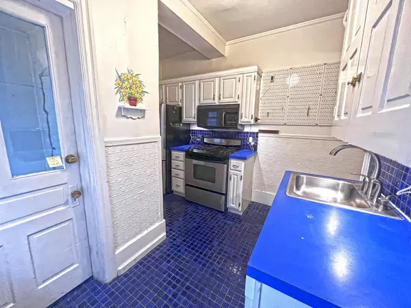 39 N West St Allentown, PA 18102