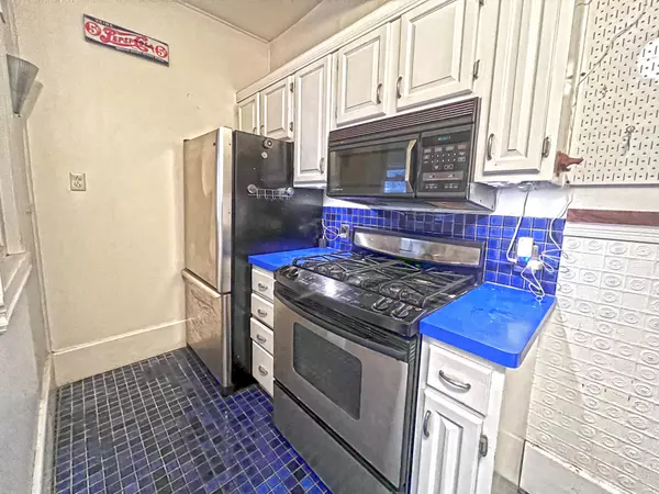 39 N West St Allentown, PA 18102