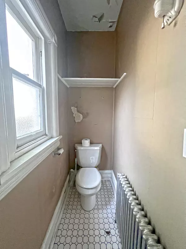 39 N West St Allentown, PA 18102