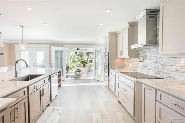 15 Calle Hermosa, Gulf Breeze, FL 32561