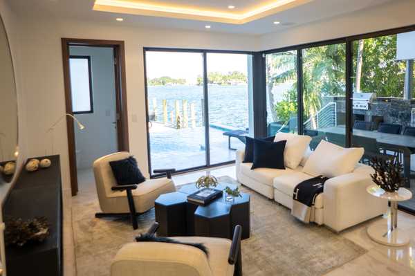 1311 Stillwater Dr Miami Beach, FL 33141