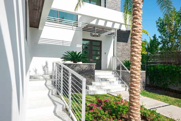 1311 Stillwater Dr, Miami Beach, FL 33141