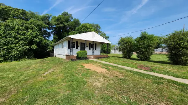 1612 Downing St NW Roanoke, VA 24012