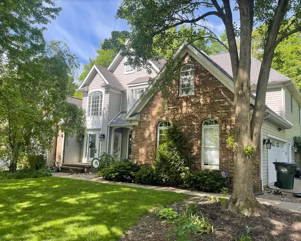 685 Lake Trl, Aurora, OH 44202