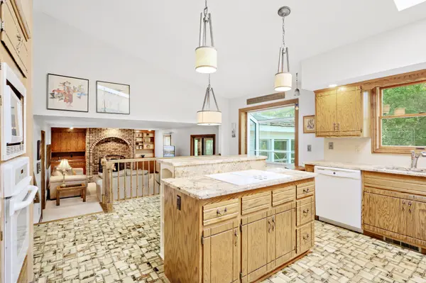 9299 Talus Cir, Eden Prairie, MN 55347