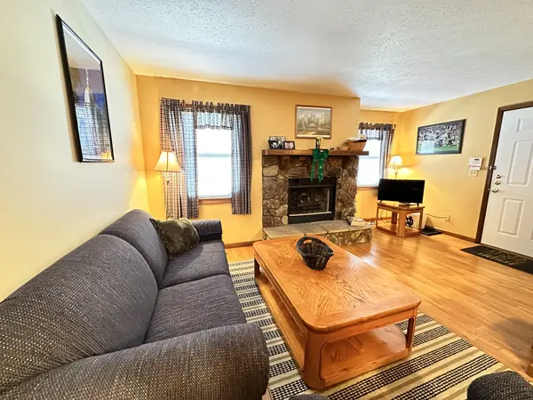 1403 N Oakhill Dr #H-2, South Bend, IN 46637