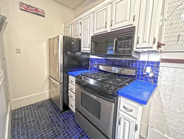 39 N West St, Allentown, PA 18102