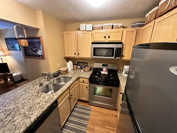 1403 N Oakhill Dr #H-2, South Bend, IN 46637