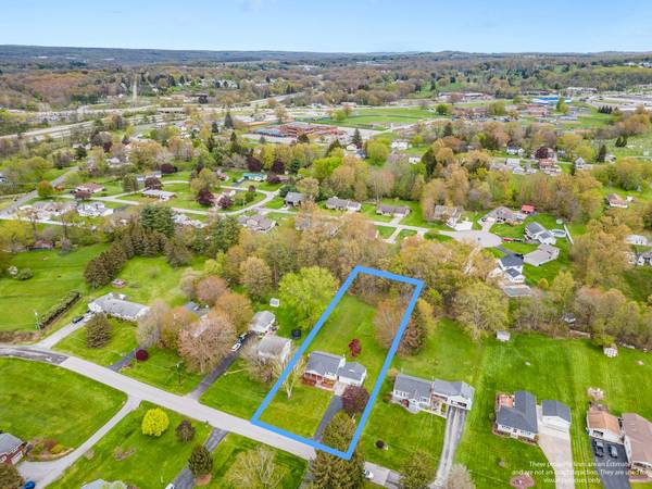 2417 Ridgewood Ct New Castle, PA 16101