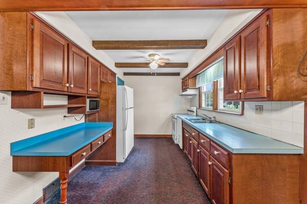 2417 Ridgewood Ct New Castle, PA 16101