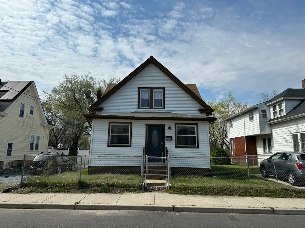 1702 Swedesboro Ave, Paulsboro, NJ 08066