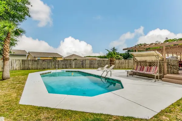 105 Jamie Ct, Crestview, FL 32539