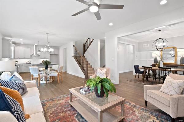 547 E Jackson Rd, Webster Groves, MO 63119