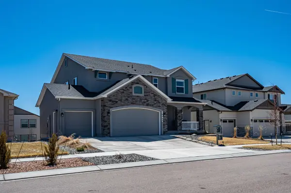 10469 Sharon Springs Dr, Colorado Springs, CO 80924