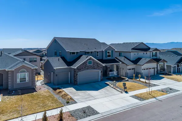 10469 Sharon Springs Dr, Colorado Springs, CO 80924