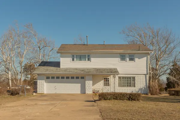 902 W 9th St, Cushing, OK 74023
