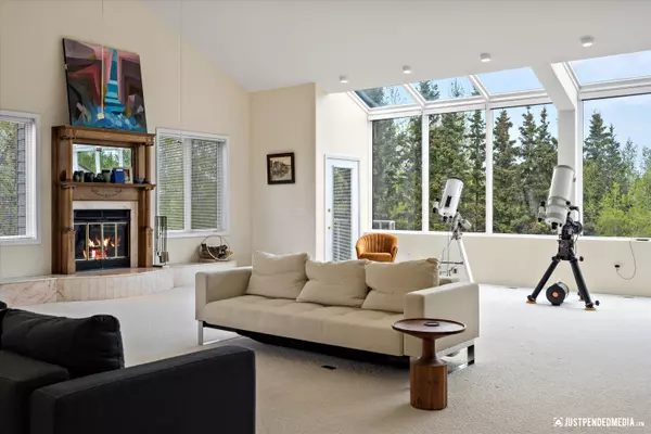 3327 Illiamna Ave Anchorage, AK 99517