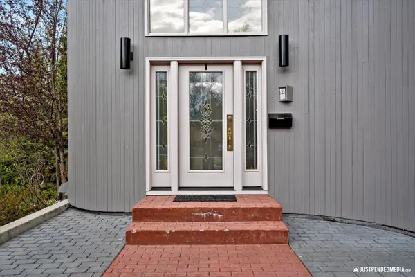 3327 Illiamna Ave, Anchorage, AK 99517