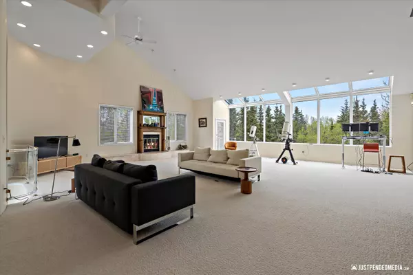 3327 Illiamna Ave Anchorage, AK 99517