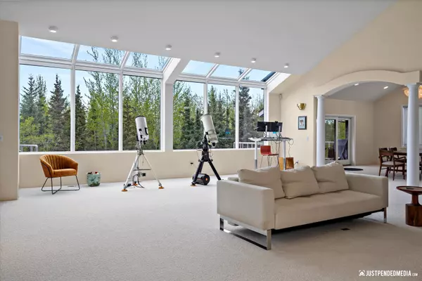 3327 Illiamna Ave Anchorage, AK 99517