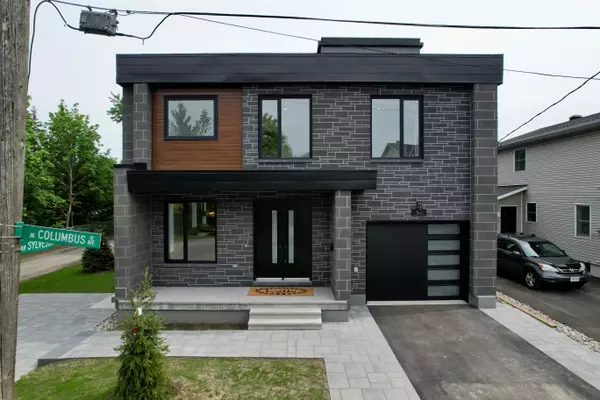 62 Columbus Ave, Ottawa, ON K1K 1R3