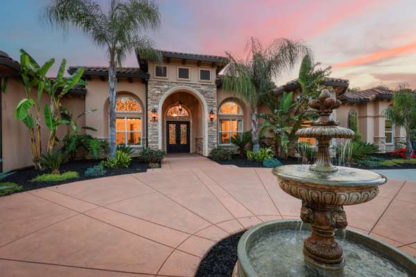 2950 Taylor Rd, Loomis, CA 95650