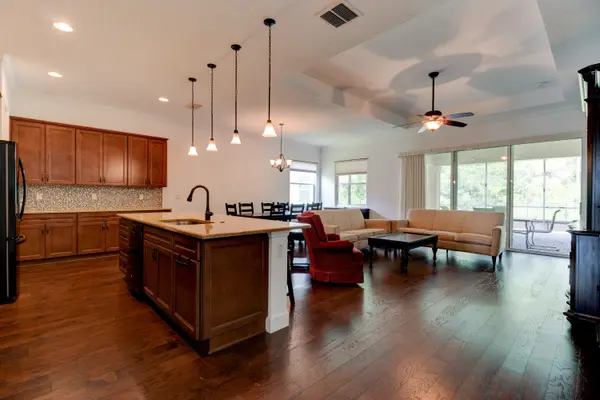 1696 Victoria Gardens Dr, Deland, FL 32724