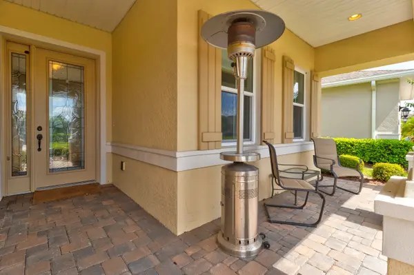 1696 Victoria Gardens Dr, Deland, FL 32724