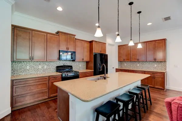 1696 Victoria Gardens Dr, Deland, FL 32724
