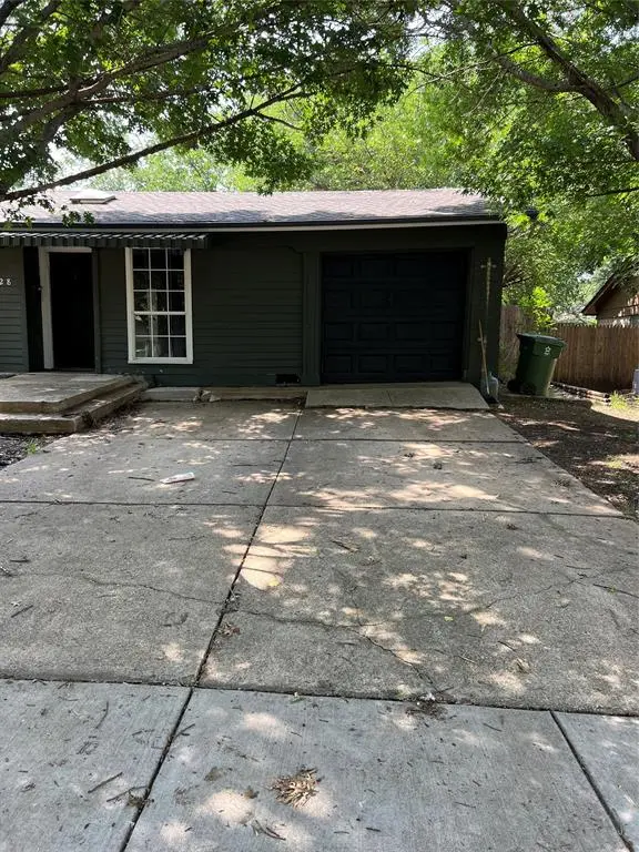 7528 Deaver Dr, North Richland Hills, TX 76180