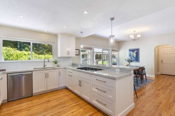 116 Nolan Ct Forestville, CA 95436