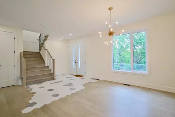 Ottawa, ON K1K 1R3,62 Columbus Ave