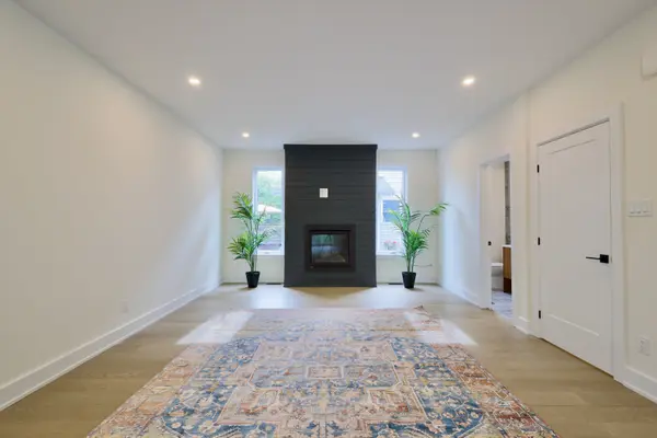 62 Columbus Ave, Ottawa, ON K1K 1R3