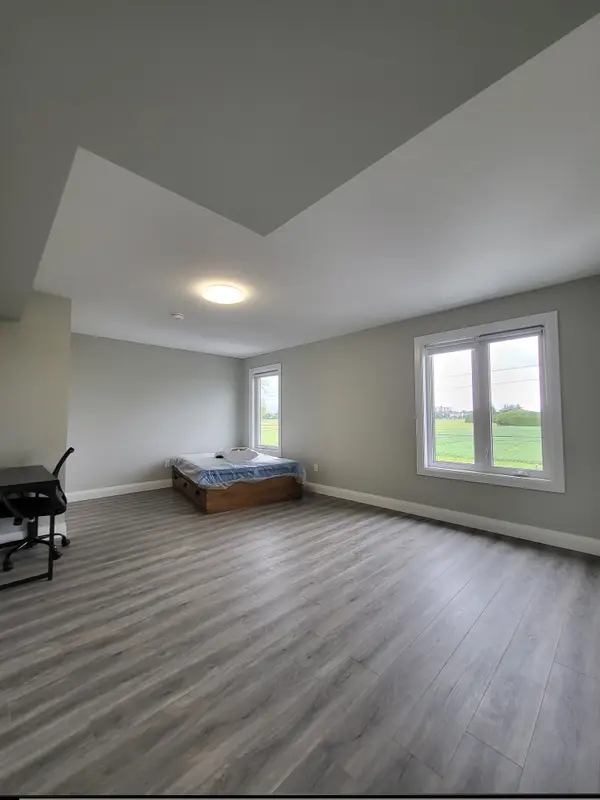 926 Baseline Rd, Ottawa, ON K2C 0A5