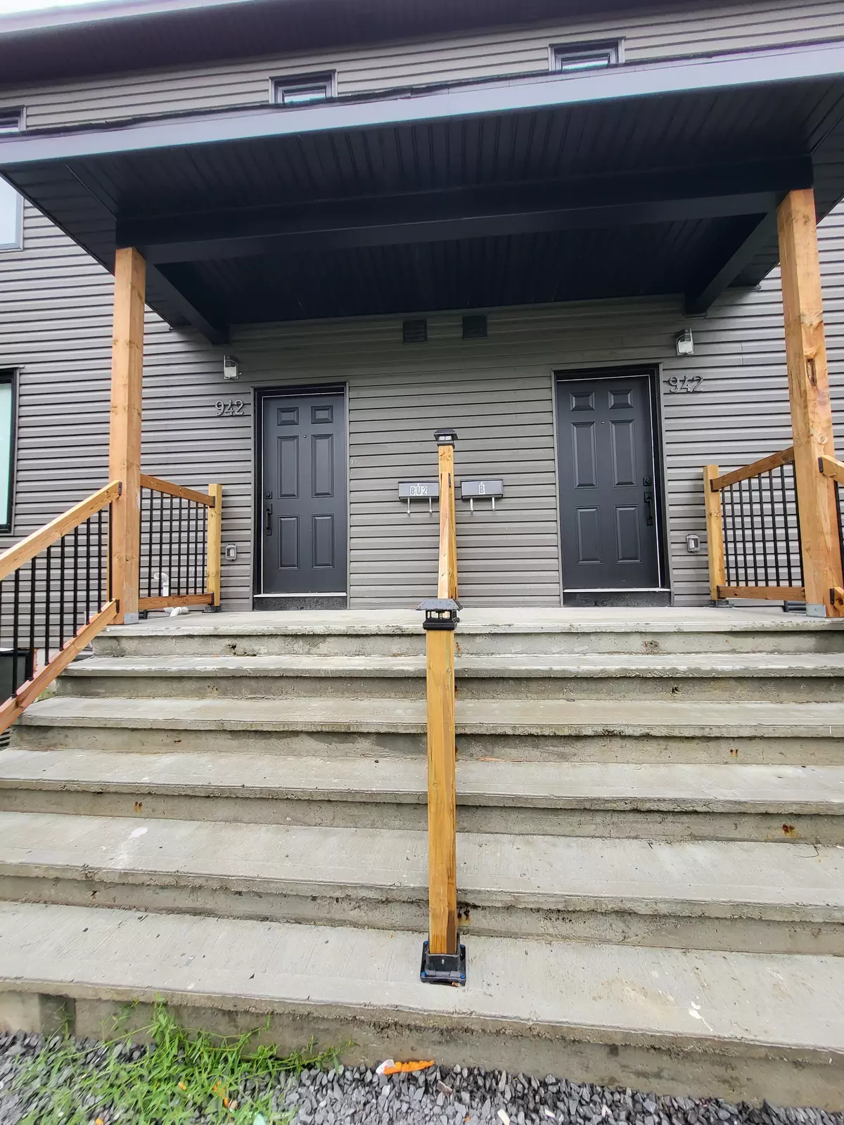 Ottawa, ON K2C 0A5,942 Baseline Rd