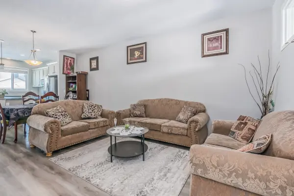 Cornerbrook Gate NE, Calgary, AB T3N