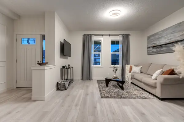 71 Hillcrest Clos SW, Airdrie, AB T4B 4T9