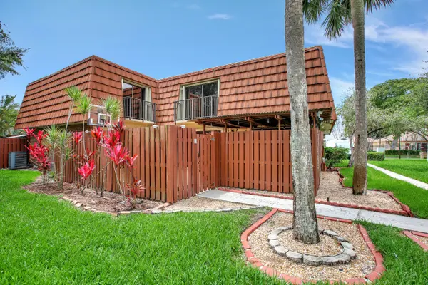 11865 SW 11th Ct, Davie, FL 33325