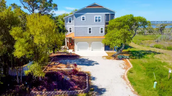 42 Sound Ct, Surf City, NC 28445